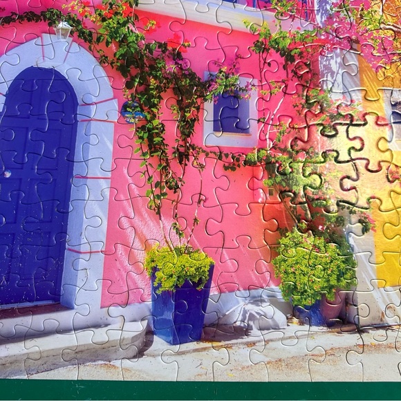 Easy complete 300 piece puzzle old wooden door - Picture 7 of 12